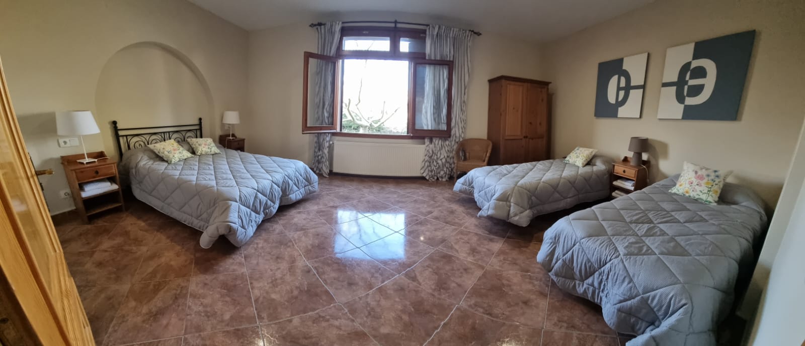 Habitación TRIPLE/CUADRUPLE